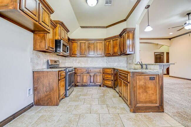 Building Photo - Beautiful home in Williamson Farms!
