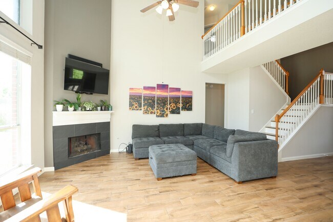 Building Photo - 10330 Sablebrook Ln