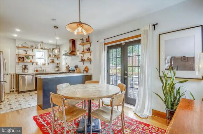 Building Photo - 1123 44th Pl SE