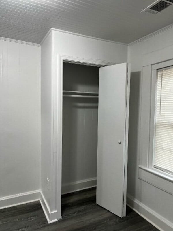 Building Photo - 511 Alford St