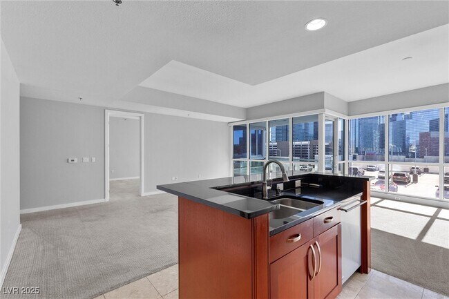 Building Photo - 4525 Dean Martin Dr