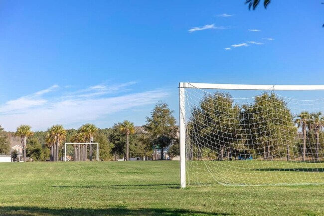 Building Photo - 321 Dogwood Cir