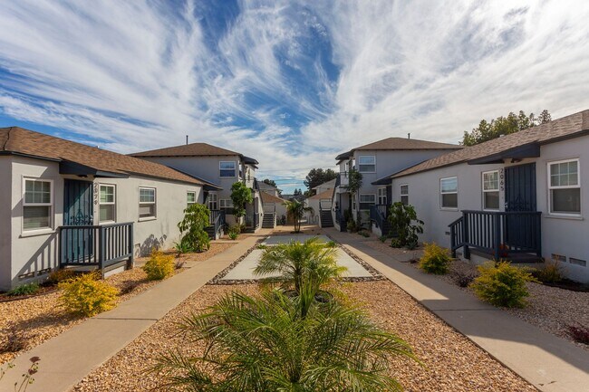 Building Photo - 1 BR w/ Private Patio and Washer/Dryer Combo ~ Minutes from the Beach!