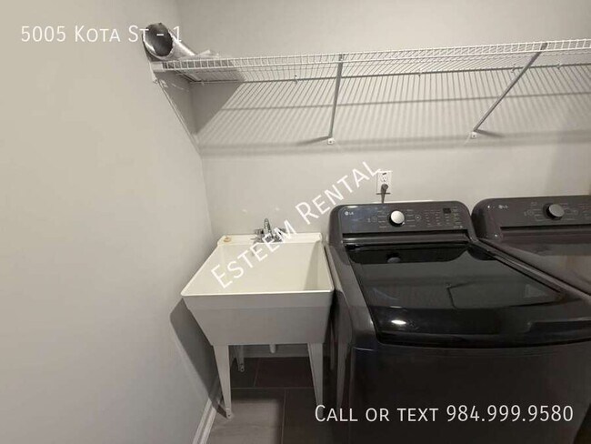 Building Photo - 5005 Kota St