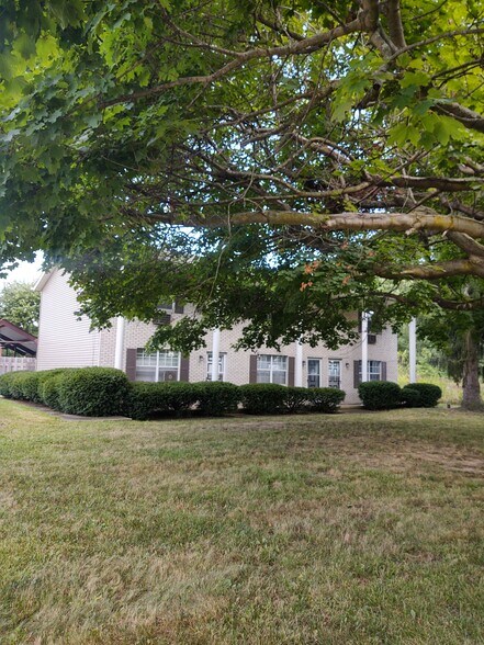 Building Photo - 10576 Market Ave N