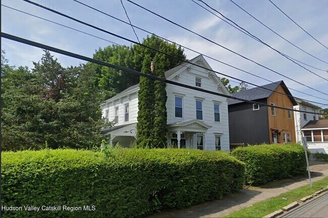 Building Photo - 967 Columbia St