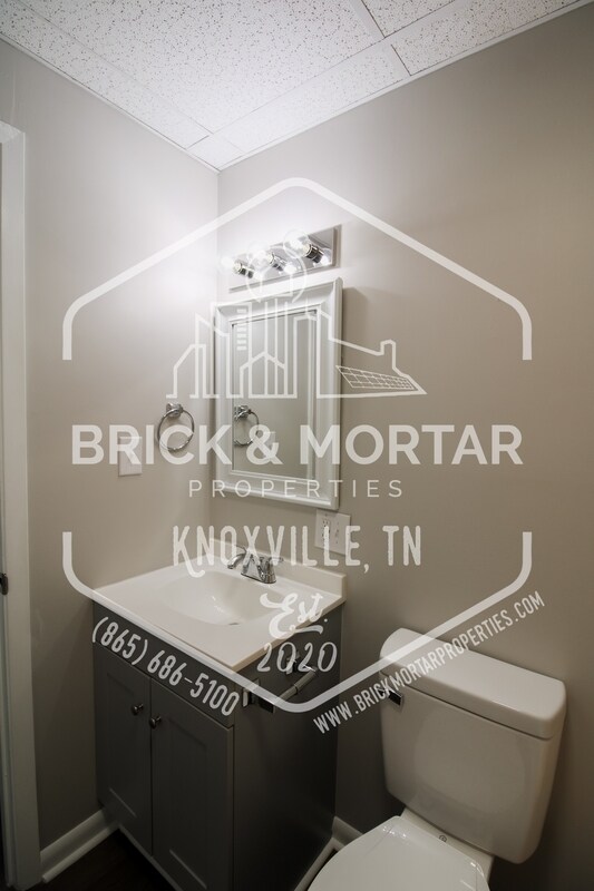 Building Photo - 1009 Clendenen Rd