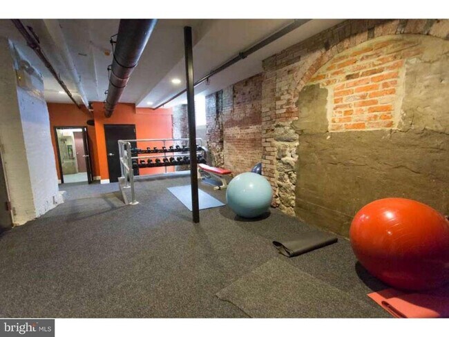 Building Photo - 1100 Spruce St