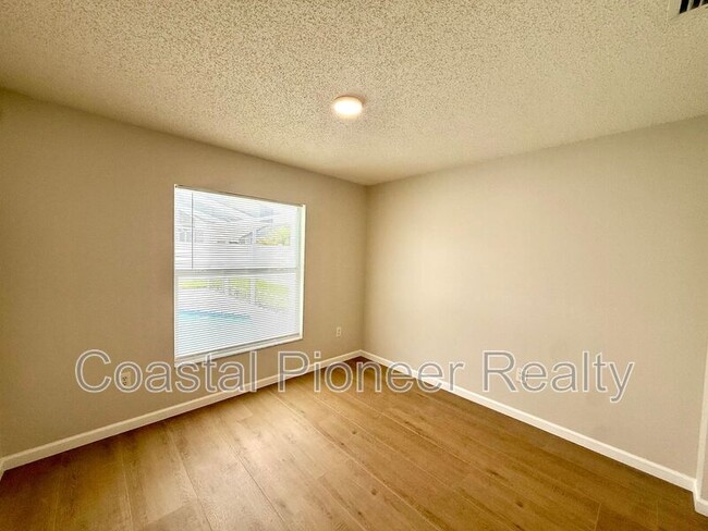 Building Photo - 11222 Clayridge Dr