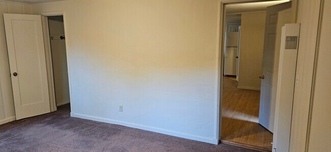 Building Photo - 20 Ventura St