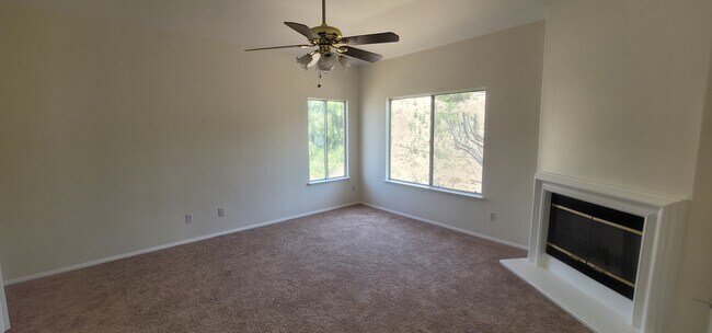 Building Photo - 7425 Bear Creek Ct