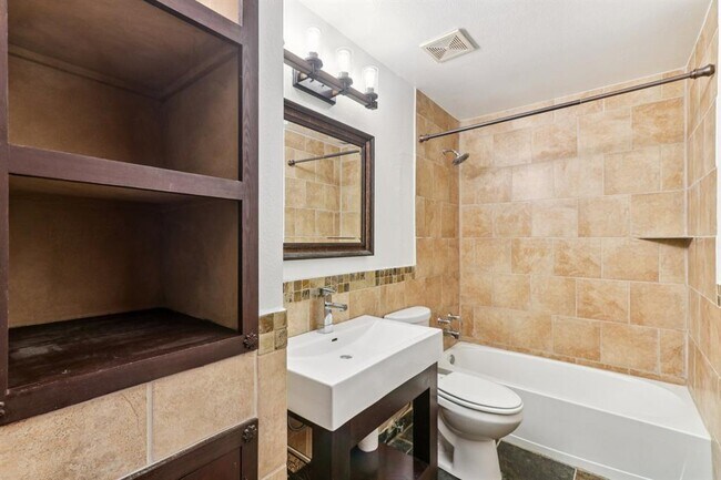 Building Photo - 24369 Bingham Creek Rd