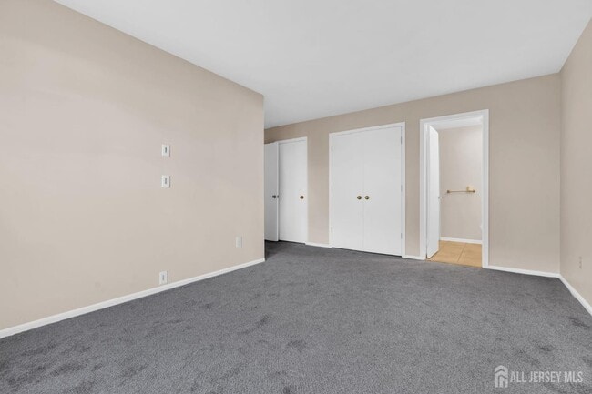 Building Photo - 2101 Bayhead Dr