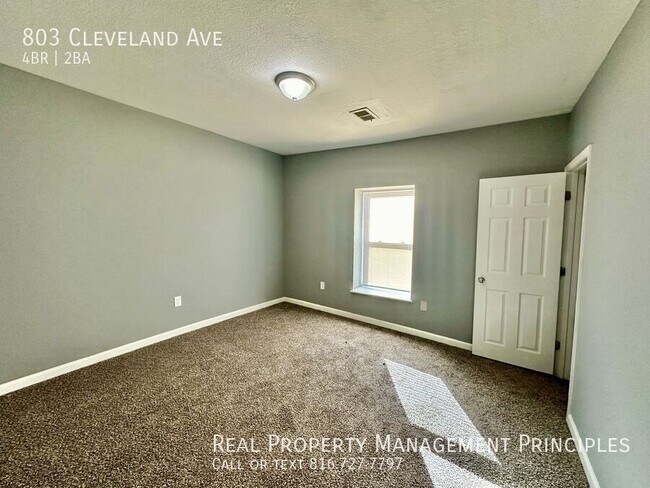 Building Photo - 803 Cleveland Ave.