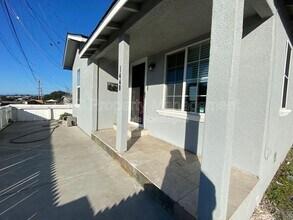 Building Photo - 1448 Noche Buena St