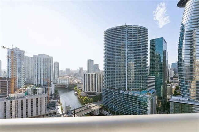 Building Photo - 465 Brickell Ave