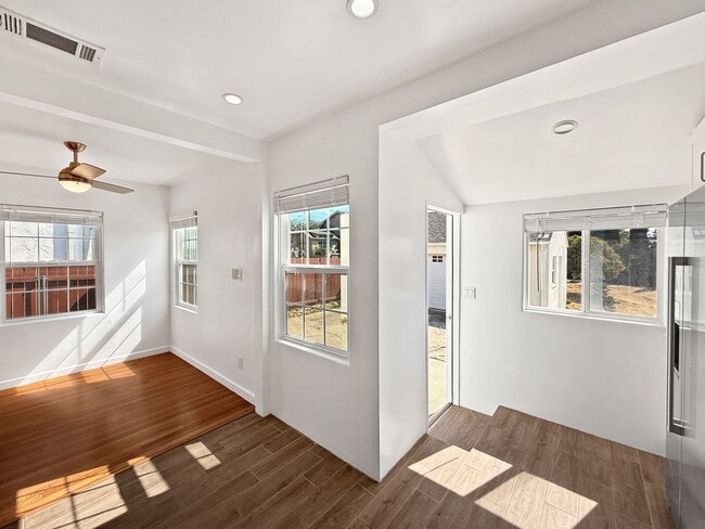 Building Photo - Charming 3BR Home with Expansive Backyard ...