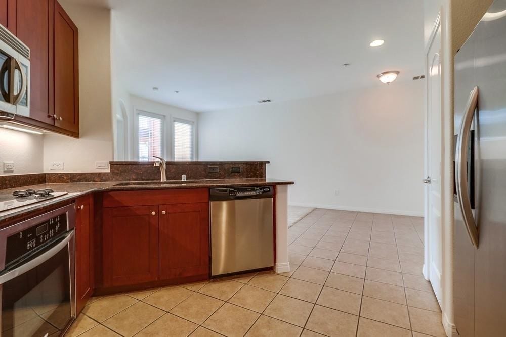 Open Kitchen - 3950 Ohio St