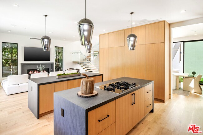 Building Photo - 14822 Hesby St