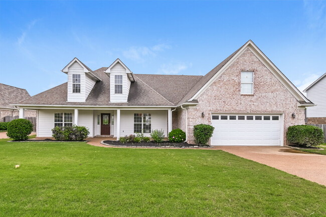 Building Photo - 4199 Sidlehill Dr