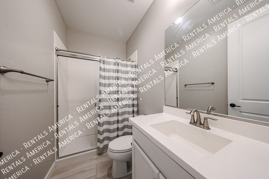 Building Photo - 1726 W Jeanine Dr