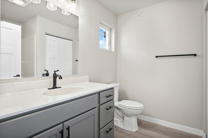 Building Photo - 5713 Eternity Dr