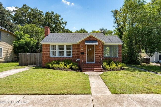 Primary Photo - 1519 Belmonte Ave