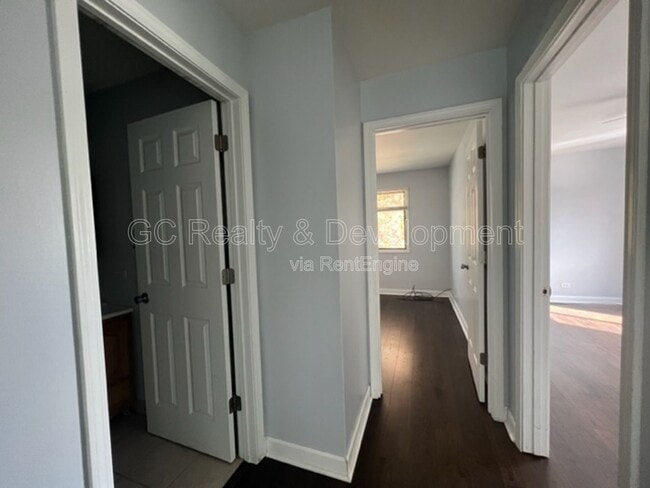 Building Photo - 1367 Sacramento Dr