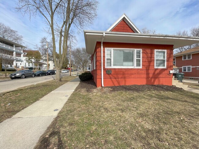 Building Photo - 1614 Hoyt St