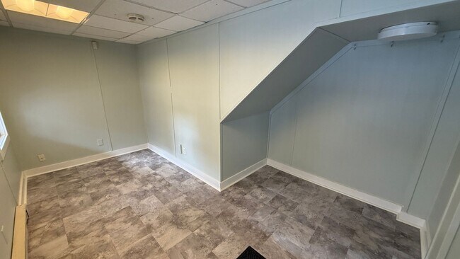 Building Photo - 36 Wakefield St