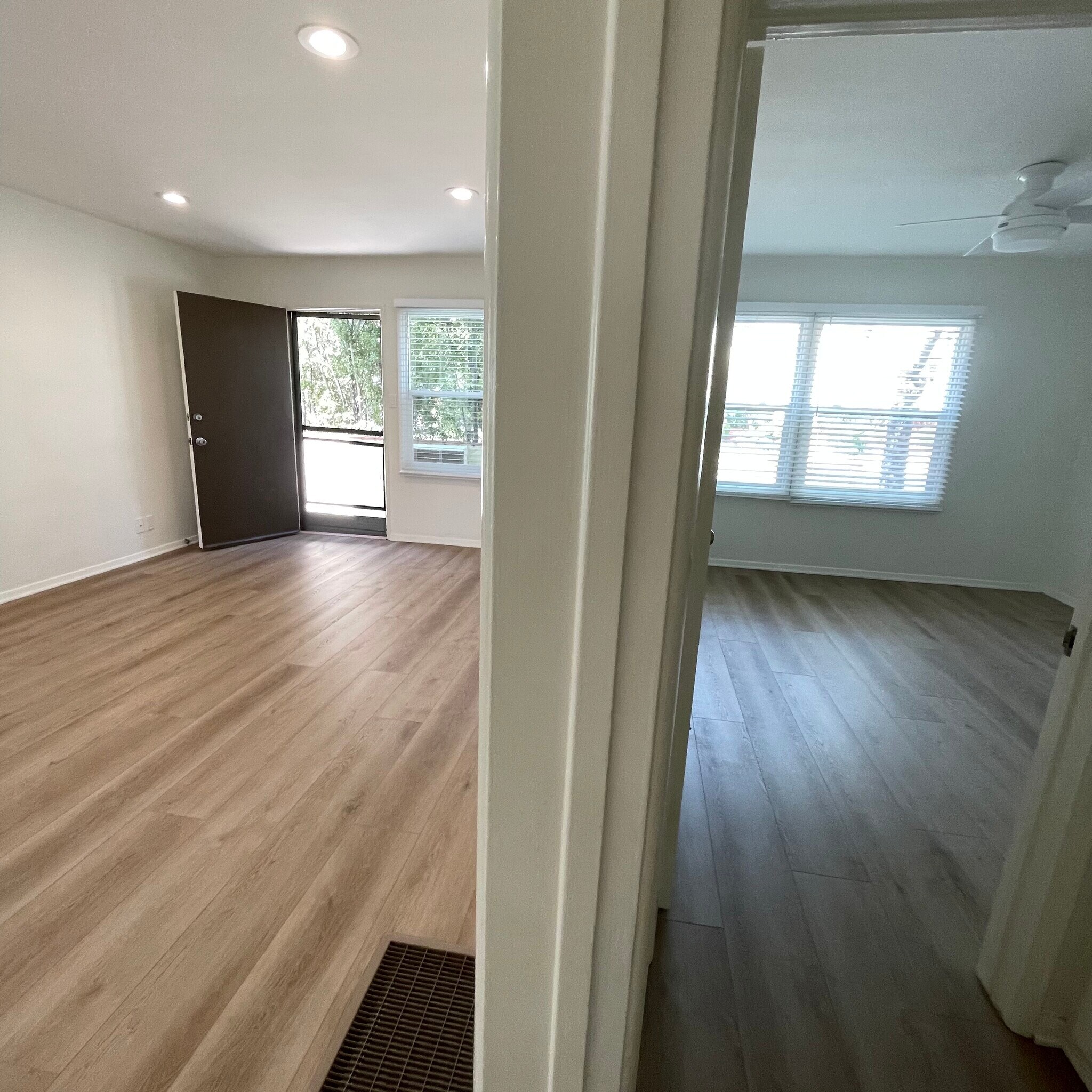 living room/ front door - 2122 Montana Ave