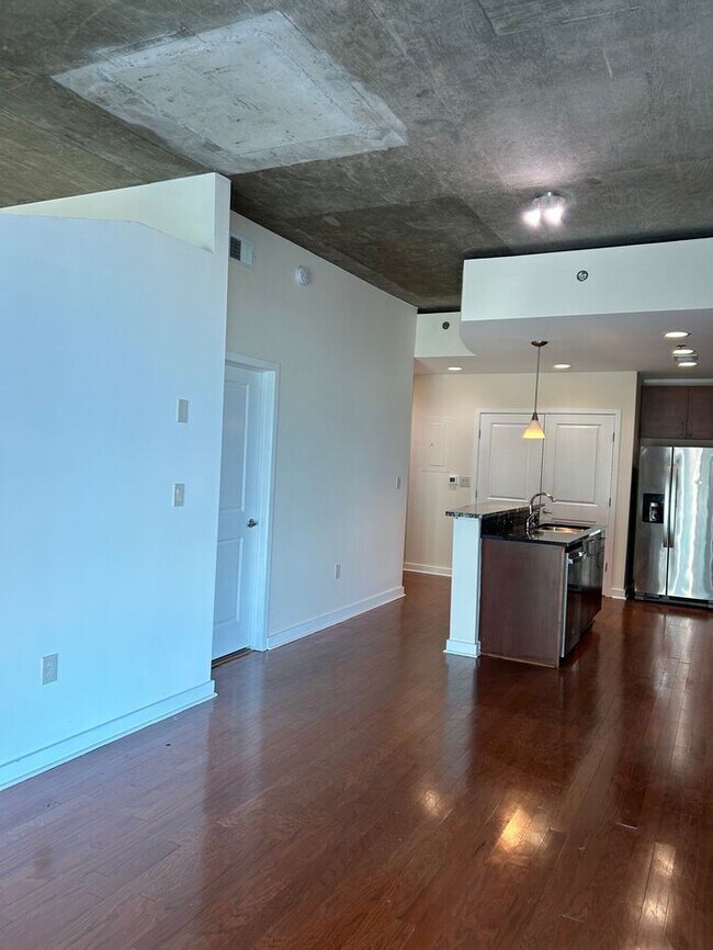 Building Photo - Gorgeous 1 Bed 1 Bath Condo in Buckhead!