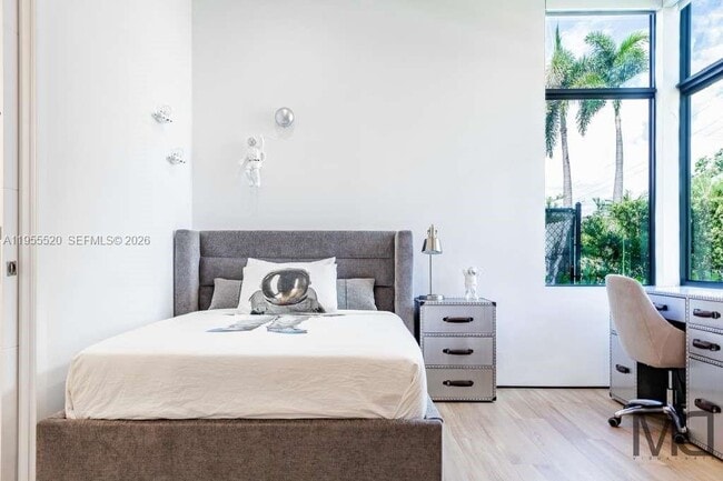 Building Photo - 1830 NE 193rd St