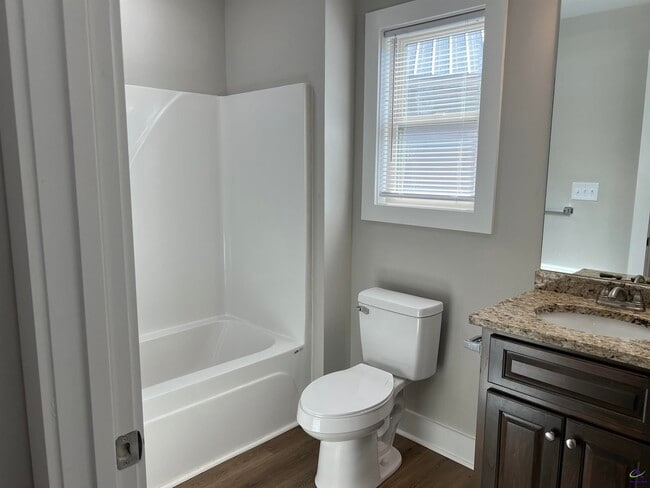 Building Photo - 122 Rolling Woods Cir