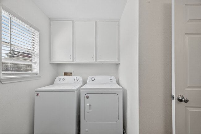 Building Photo - 9858 Sageaspen Ln