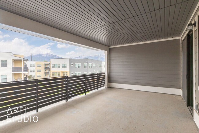 Building Photo - Modern Comfort in Midvale – 3 Bed, 2 Bath ...