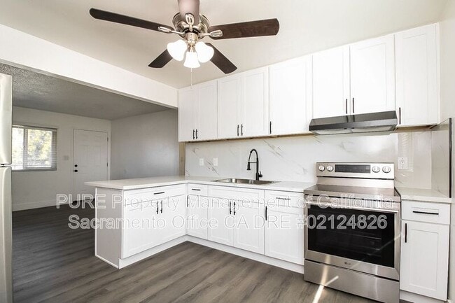 Building Photo - 130 Elm St