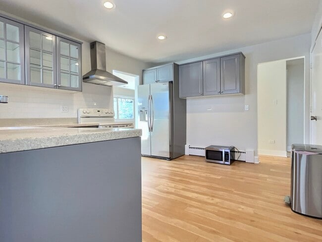 Building Photo - 2946 Knollwood Ln