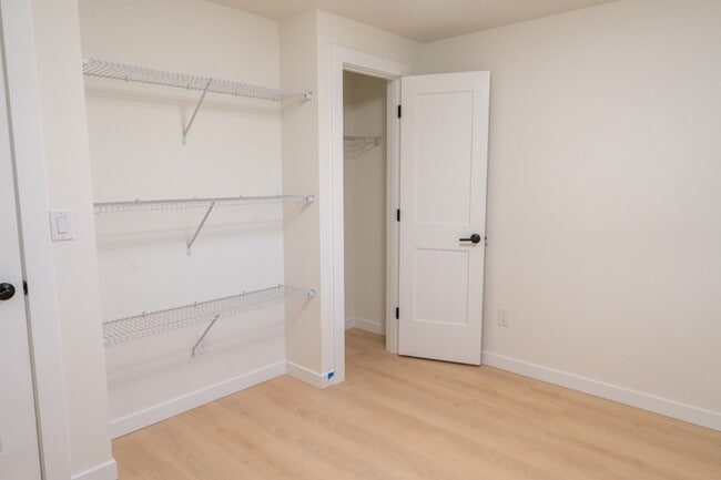 Building Photo - 4015 SW Thistle St