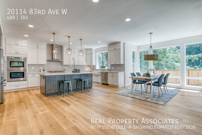 Building Photo - Edmonds Home