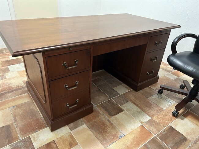 Building Photo - 7424 Lindencrest St