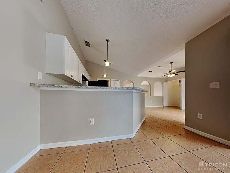 Building Photo - 11357 Pickford St