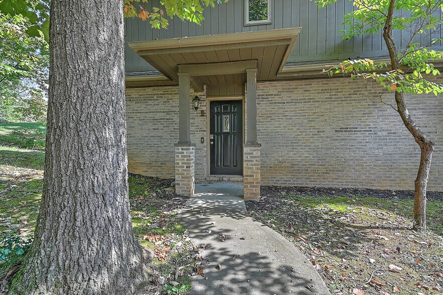 Building Photo - 208 Dean St