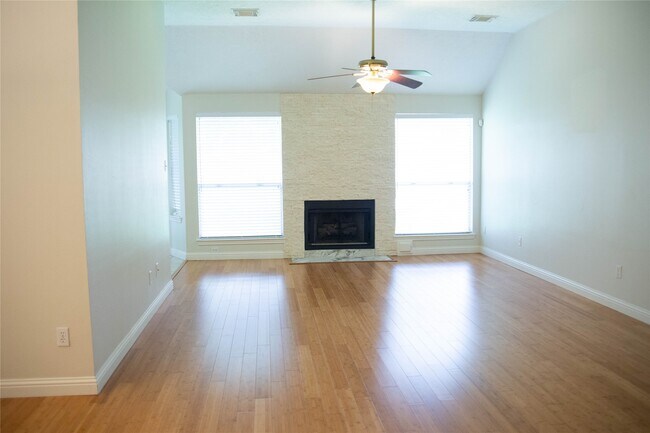 Building Photo - 130 Lissa Ln