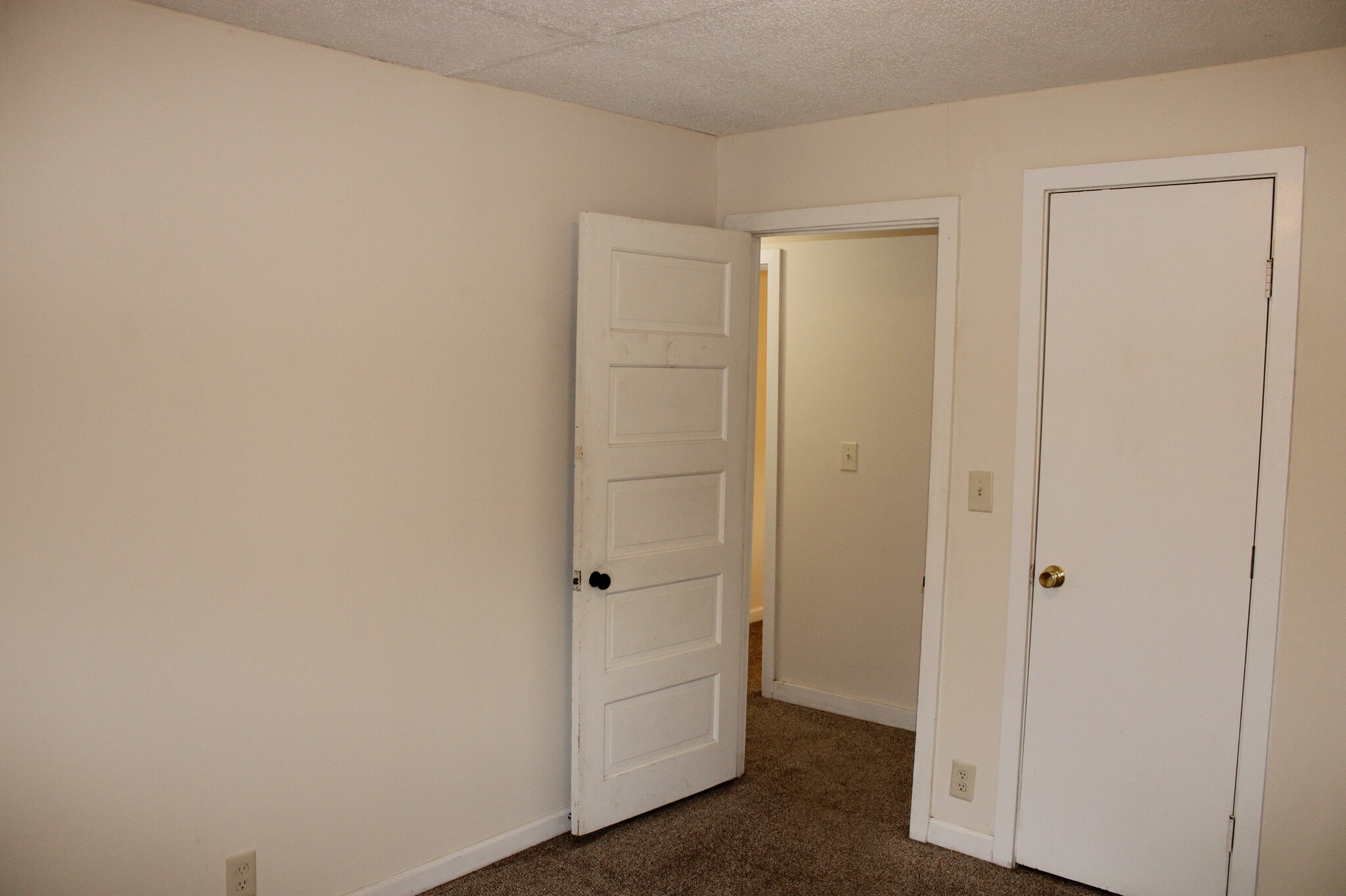Building Photo - 3861 E Roseberry St
