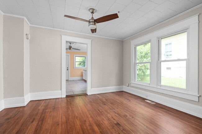 Building Photo - Cozy 3-Bedroom Home with Classic Charm in ...