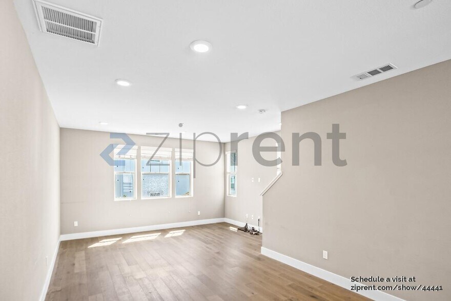 Building Photo - 126 Branta Cmn