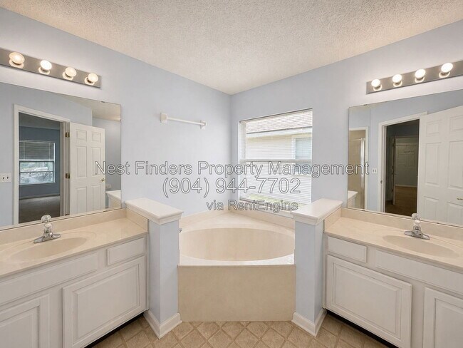 Building Photo - 628 Sparrow Branch Cir