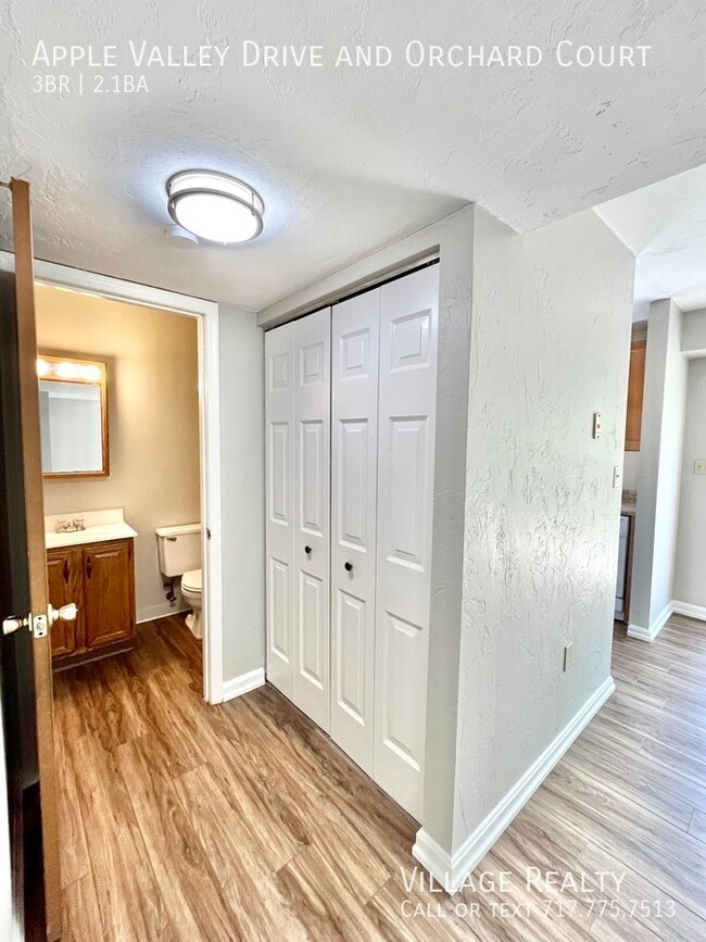 Building Photo - 710 Apple Valley Dr