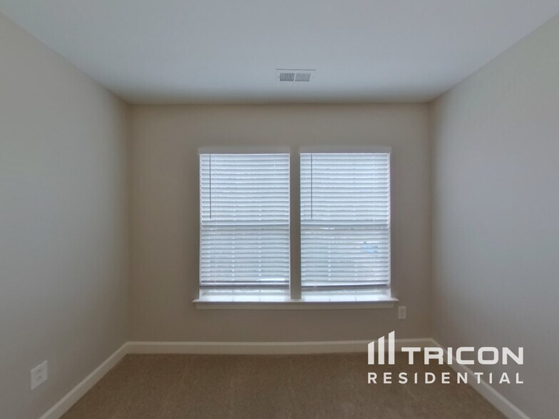 Building Photo - 509 Underhill Ln
